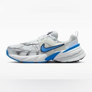 Brand New women Nike V2K Run size 7.5